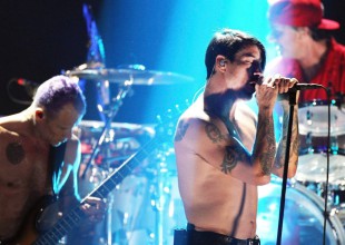 Red Hot Chili Peppers rinde el primer homenaje a Chris Cornell