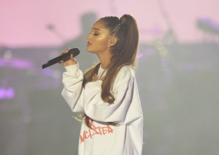 Ariana Grande conmovida hasta las lágrimas en homenaje a Manchester