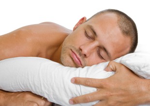 10 razones para dormir desnudo