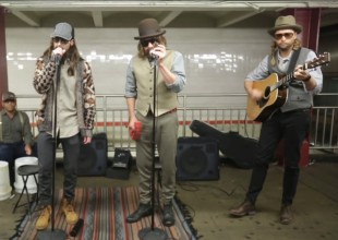 Maroon 5 toca de incógnito en el Metro de Nueva York
