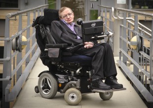 Stephen Hawking podría haber muerto en 1985