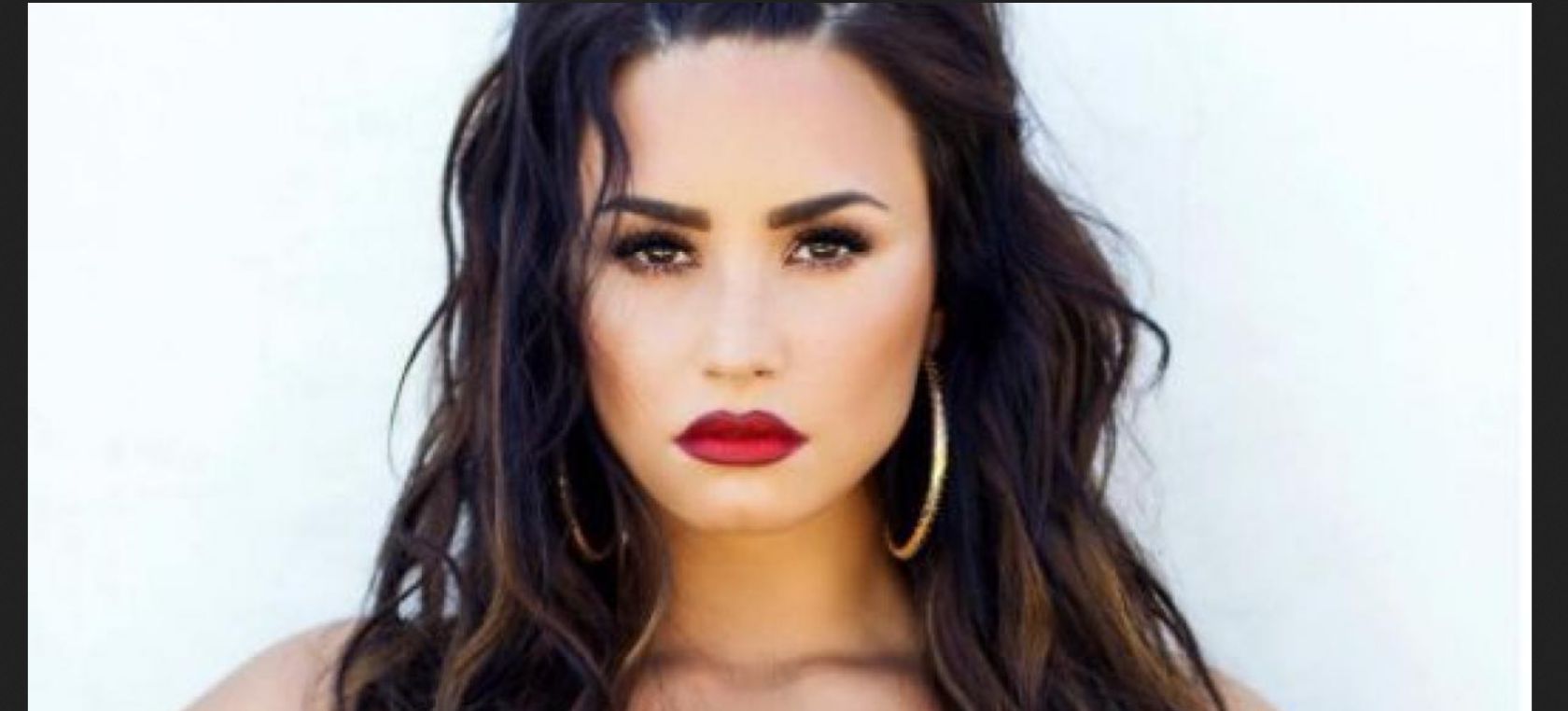 Instagram Demi Lovato Deja Ver Su Lado Más Sensual Con Escote Actualidad Los40 México