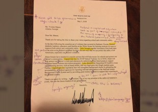 Mujer recibe carta de Trump y corrige errores ortográficos