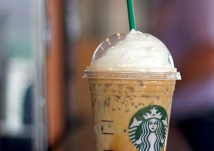 Starbucks renuncia a los popotes