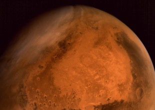 Confirman la existencia de agua líquida en Marte