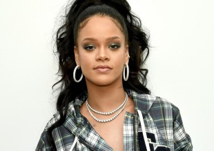 Rihanna sorprende con delgadas cejas en la portada de Vogue
