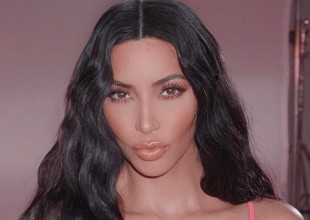 Kim Kardashian se cubre solo con sus dedos
