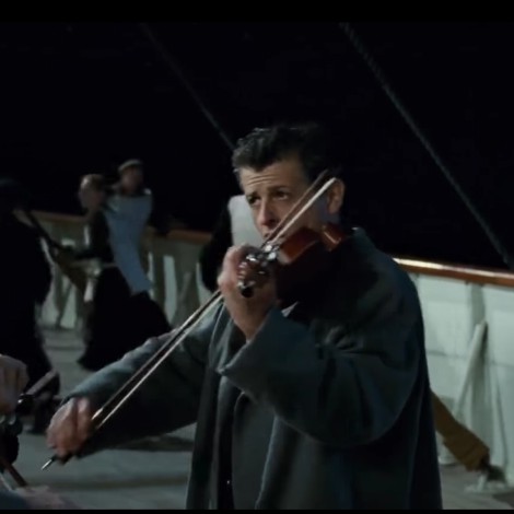Se inunda centro comercial y músicos tocan canción de "Titanic" para amenizar