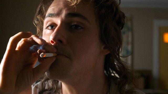 Netflix elimina escenas de fumadores en sus series, ¿te imaginas a Billy, uno de los personajes de Stranger Things sin fumar?