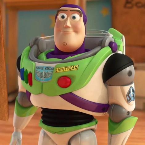 ¿Por qué Buzz Lightyear se llama así?