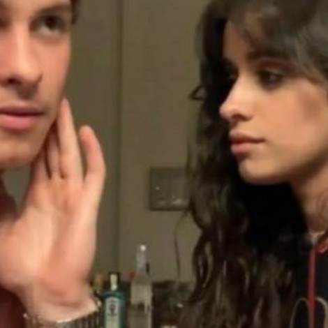 Shawn Mendes y Camila Cabello se besan, son novios y así lo confirman