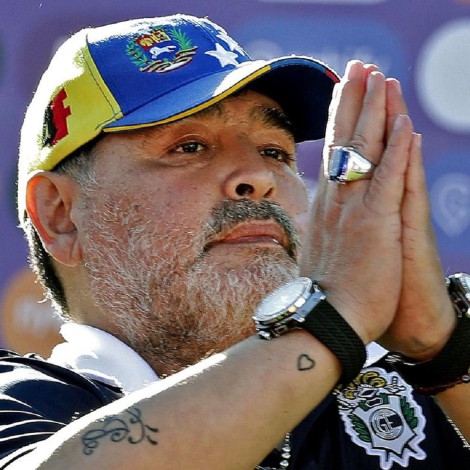 Maradona deshereda a sus hijos y desmiente su mala salud