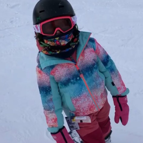 Aitana es la más valiente de los hermanos Derbez con su gusto y talento para esquiar