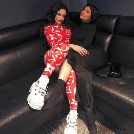 Kylie Jenner y Rosalía tienen algo más que una amistad