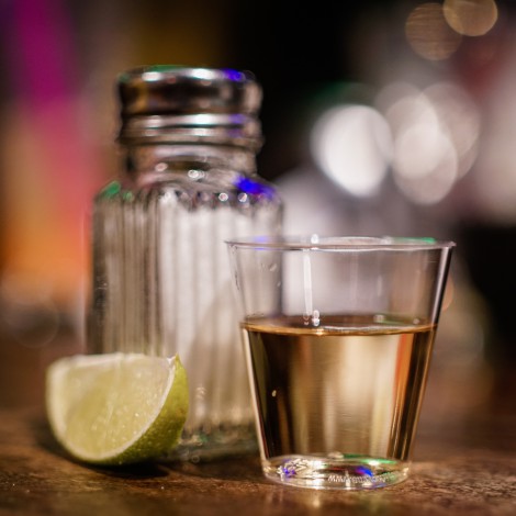 Tomar dos shots de tequila favorece la digestión: Estudio