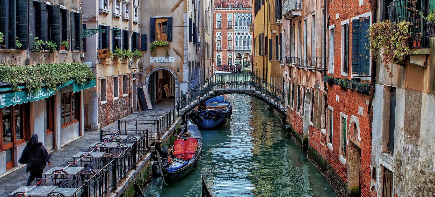 Agua de canales de Venecia más clara que nunca por cuarentena