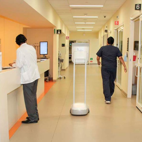 En Monterrey usan robot para tratar pacientes con COVID-19