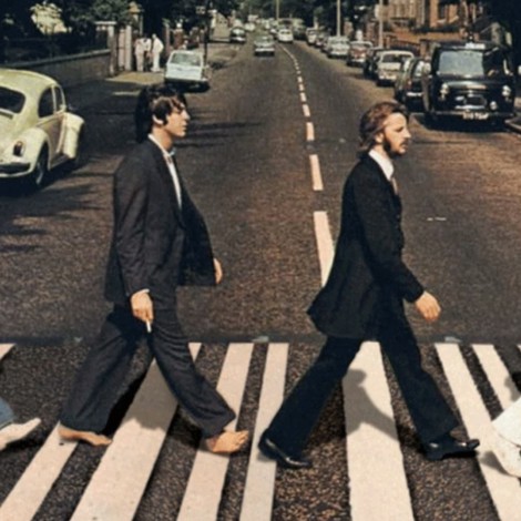Por cuarentena logran pintar la avenida que inmortalizaron los Beatles