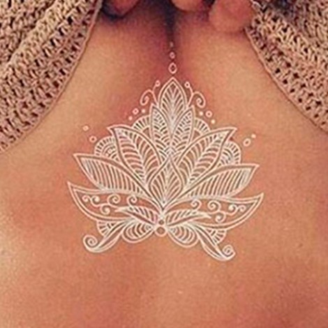 Tatuajes de henna blanca tan hermosos que parecen que tienes encaje en la piel
