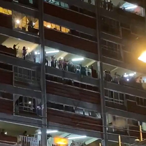 Vecinos del Hospital 20 de noviembre motivan a médicos todos los días desde sus balcones