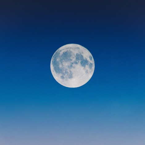 La última superluna del año, la luna de las flores, se verá esta noche
