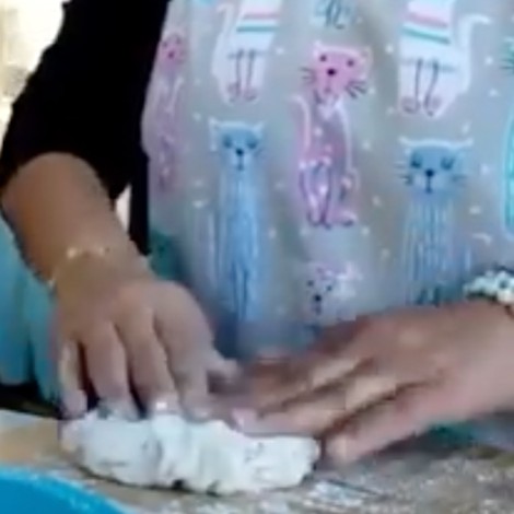Video viral: La nueva forma de hacer pan termina en accidente