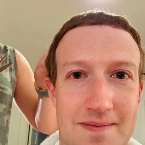 Esposa de Zuckerberg le corta el pelo y les llueven memes