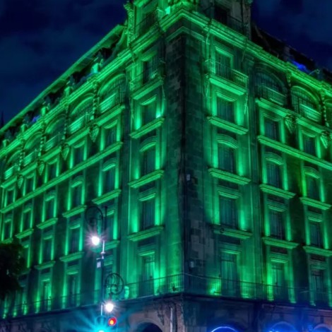 Monumentos históricos en la CDMX se iluminan de verde en honor a los vegetales