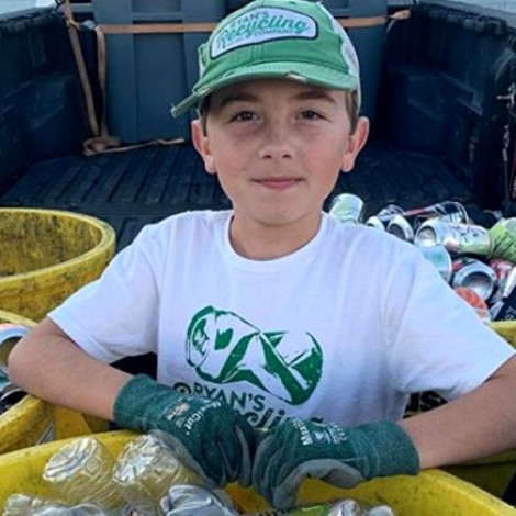 Niño de 10 años crea su propia compañía de reciclaje