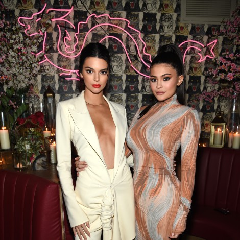 Kylie y Kendall Jenner se agarran a chanclazos por un vestido