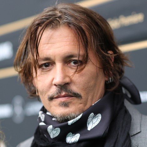 Johnny Depp sería Homero Addams en serie de Merlina