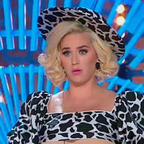 Katy Perry y el vestido abierto del pecho que reinvindica la lactancia materna