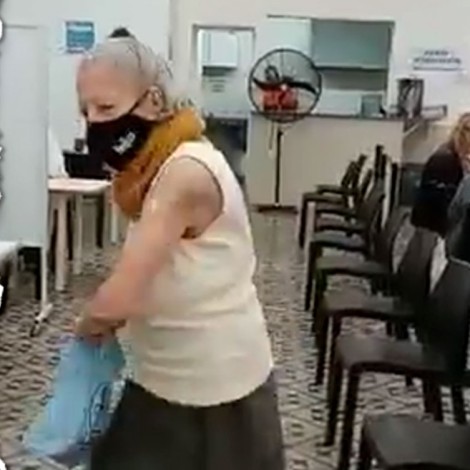 Abuelita baila de felicidad al recibir la vacuna del Covid-19
