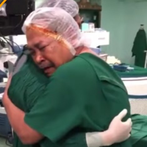 Hombre recupera la vista luego de que sus vecinos pagaran su cirugía