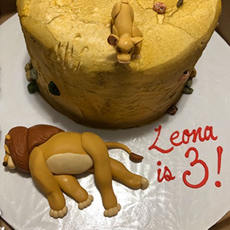 Niña pide pastel de cumpleaños de Mufasa para que todos se pongan tristes