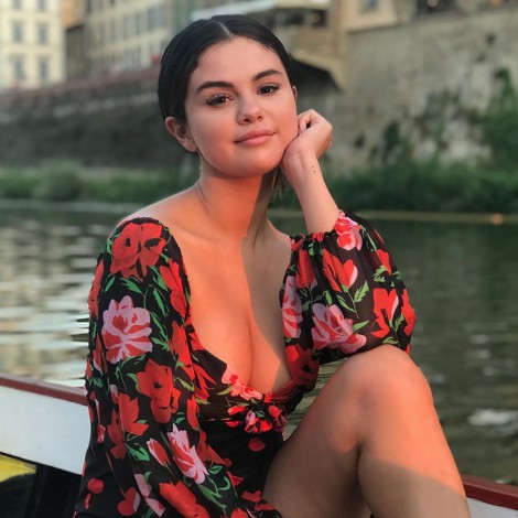 Selena Gómez asegura que estándares de belleza afectaron su salud mental