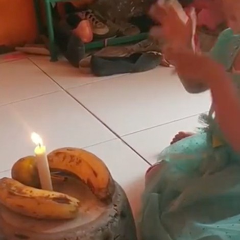 Papás no tenían para pastel de cumpleaños de su hija, improvisan uno y se viralizan