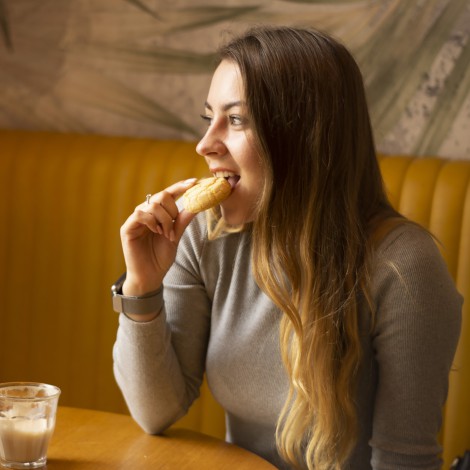 Estudio demuestra que las mujeres aceptan una cita solo para comer gratis