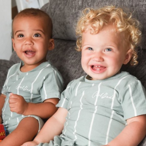 Mujer da a luz a gemelos de distinto color en Gran Bretaña