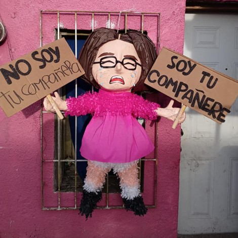 Crean piñata de “compañere” y se vuelve viral en las redes sociales