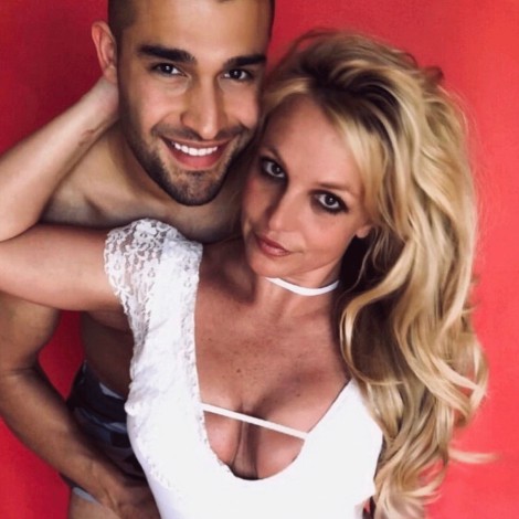 Britney Spears anuncia su compromiso con su novio Sam Asghari