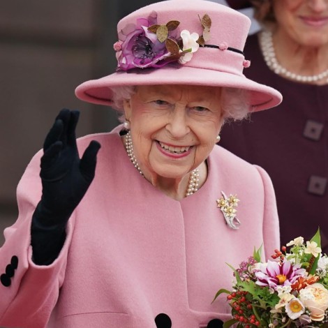 La reina Isabel II rechaza premio reservado a las personas ancianas
