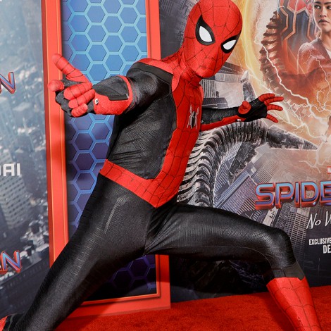 'Spiderman' desfila en alfombra roja de 'No Way Home' y causa confusión