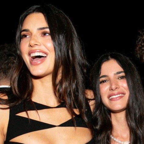 Critican a Kendall Jenner por vestido que usó en la boda de su mejor amiga