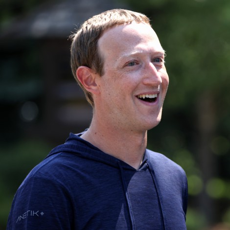 Hombre demanda y pide indemnización a Mark Zuckerberg por dejarlo un mes sin Facebook