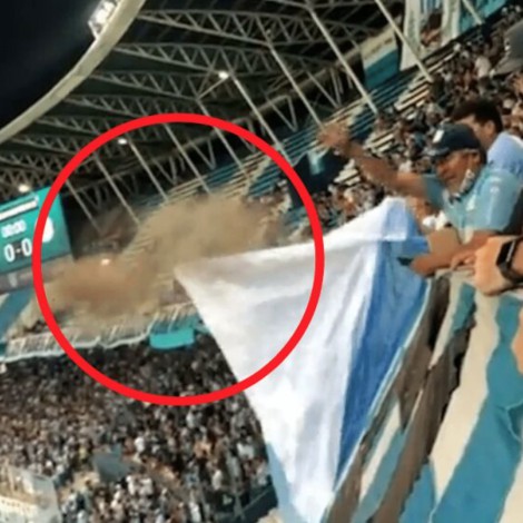 Hombre decide esparcir las cenizas de su familiar en un partido de futbol