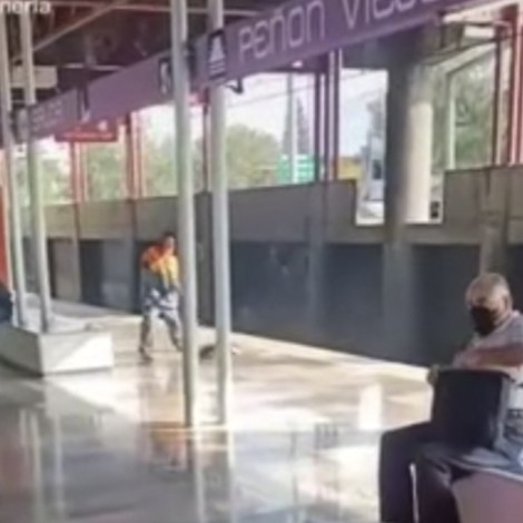 Mientras trapea, trabajador del Metro baila al ritmo del Vals de Chayanne y se hace viral
