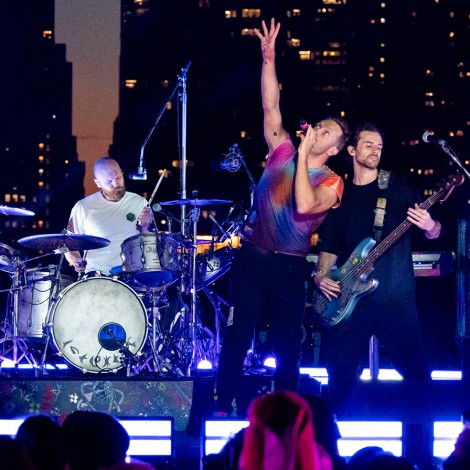 ¡Show incluyente! Coldplay da chalecos especiales a comunidad sorda para disfrutar su concierto