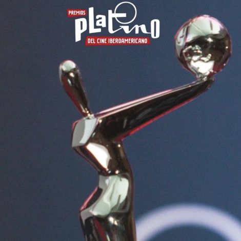 En los Premios Platino cantan “El rey” y despiden a Vicente Fernández