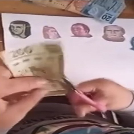 Niña se hace viral por recortar los billetes de su mamá para una tarea